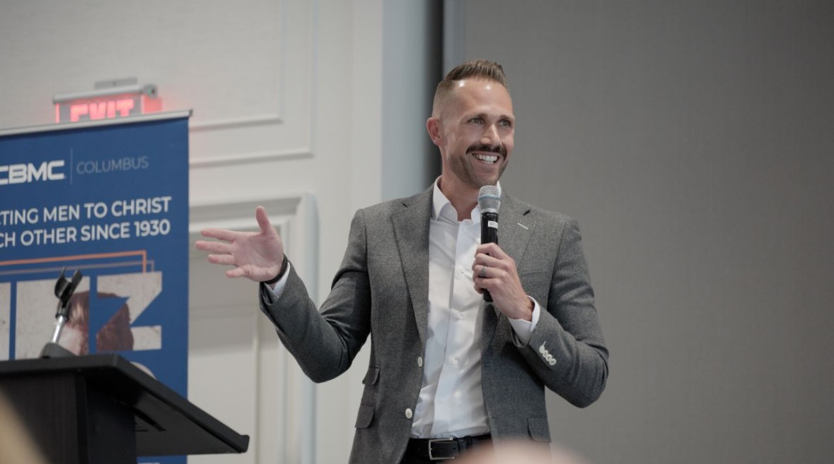 Mark Greaves speaking to a room of leaders